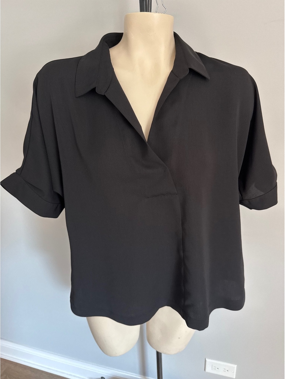 Nic+Zoe Black Short Sleeve Blouse Size M